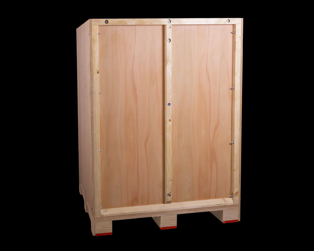 High-quality agricultural hopper with sealed base plate to protect against pests